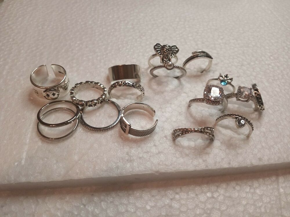 17 Rings Various Sizes ~ Costume Jewelry